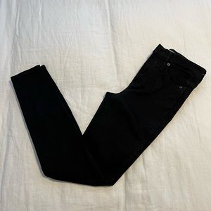 Madewell Black Skinny Jean in Size 25